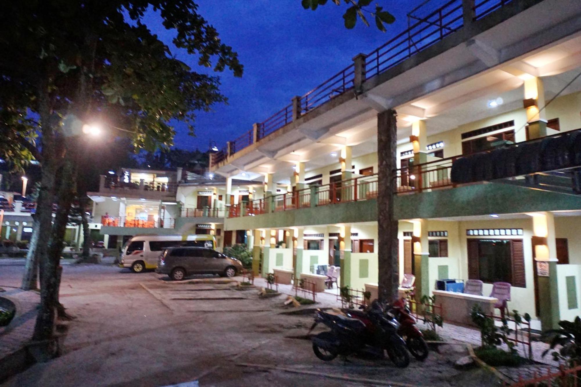 Pandu Lakeside Hotel Parapat Zewnętrze zdjęcie