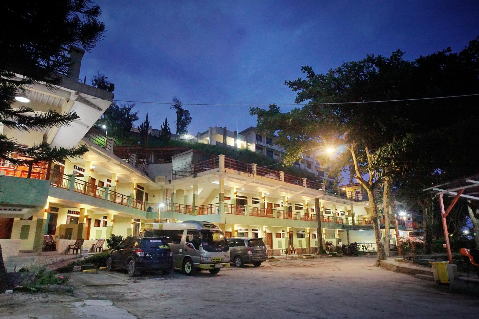 Pandu Lakeside Hotel Parapat Zewnętrze zdjęcie