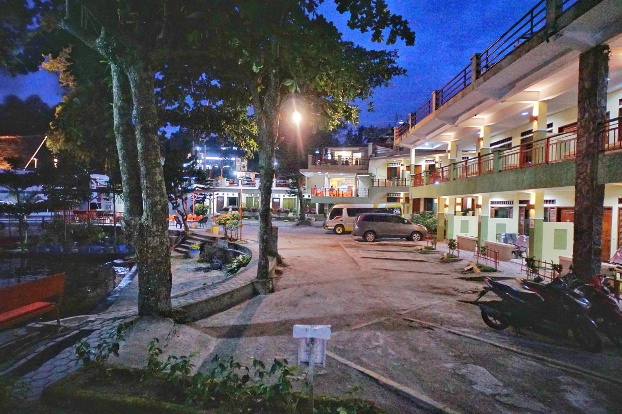 Pandu Lakeside Hotel Parapat Zewnętrze zdjęcie